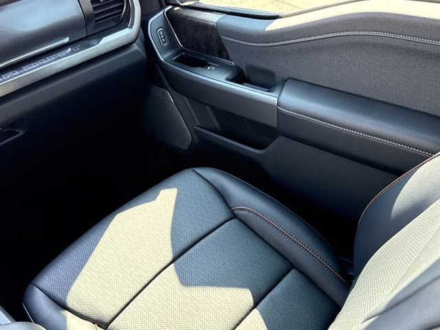 2026 Gray Metallic Ford Super Duty F-250 SRW Lariat 4X4 Truck