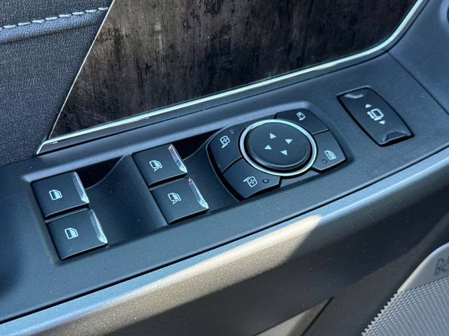 2026 Gray Metallic Ford Super Duty F-250 SRW Lariat 4X4 Truck