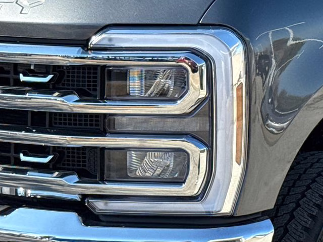 2026 Gray Metallic Ford Super Duty F-250 SRW Lariat 4X4 Truck