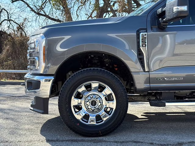 2026 Gray Metallic Ford Super Duty F-250 SRW Lariat 4X4 Truck