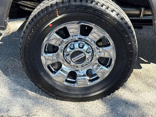 2026 Gray Metallic Ford Super Duty F-250 SRW Lariat 4X4 Truck