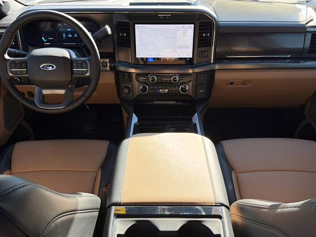 2025 White Metallic Ford Super Duty F-250 SRW Lariat 4X4 Truck