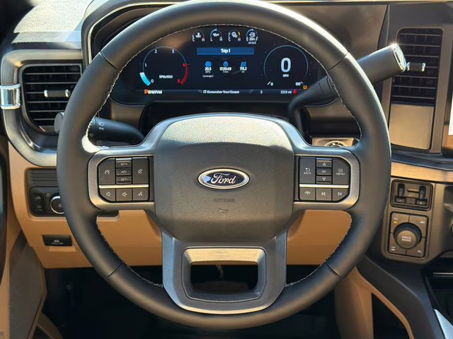 2025 White Metallic Ford Super Duty F-250 SRW Lariat 4X4 Truck