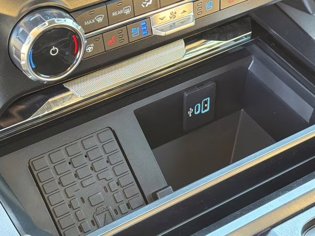 2025 White Metallic Ford Super Duty F-250 SRW Lariat 4X4 Truck