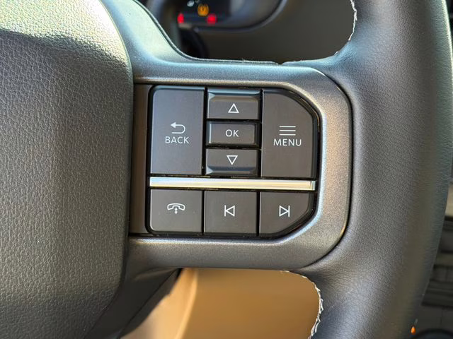 2025 White Metallic Ford Super Duty F-250 SRW Lariat 4X4 Truck