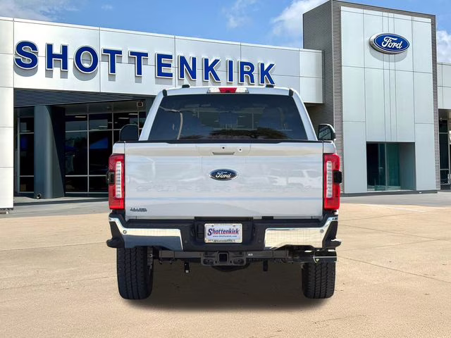 2025 White Metallic Ford Super Duty F-250 SRW Lariat 4X4 Truck