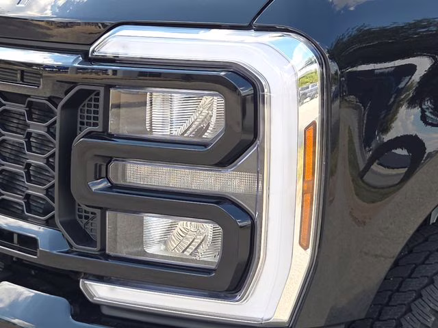 2026 Black Metallic Ford Super Duty F-250 SRW Lariat 4X4 Truck