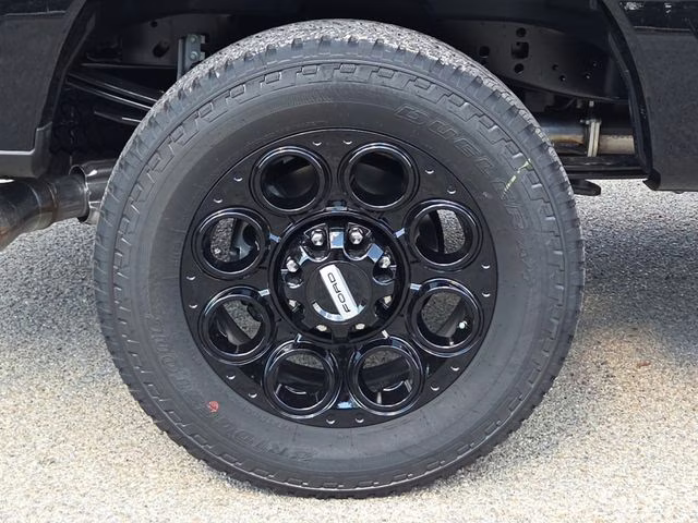 2026 Black Metallic Ford Super Duty F-250 SRW Lariat 4X4 Truck