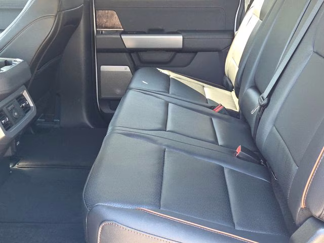 2026 White Metallic Ford Super Duty F-250 SRW Lariat 4X4 Truck