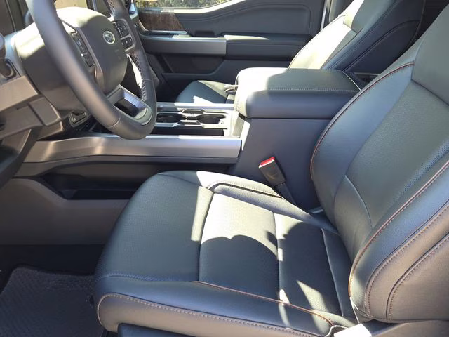 2026 White Metallic Ford Super Duty F-250 SRW Lariat 4X4 Truck