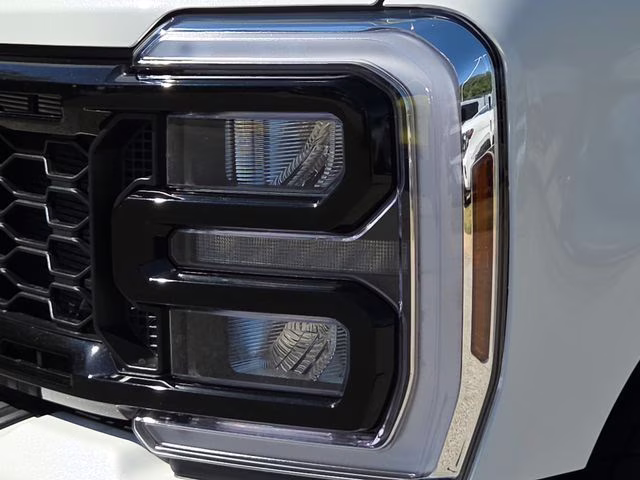 2026 White Metallic Ford Super Duty F-250 SRW Lariat 4X4 Truck