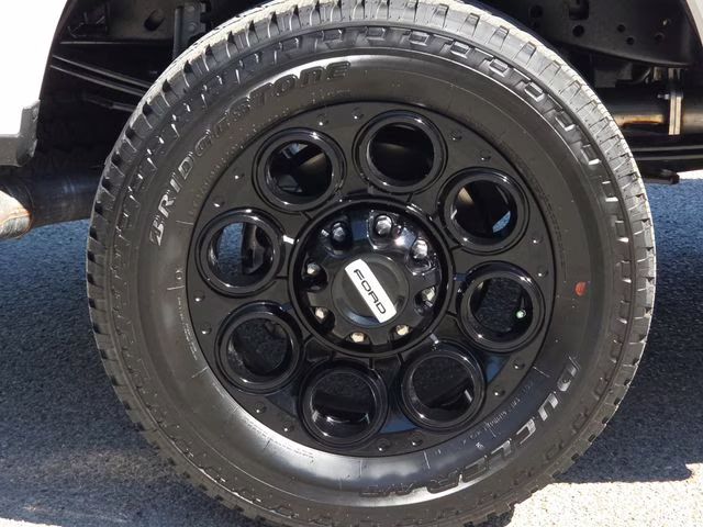 2026 White Metallic Ford Super Duty F-250 SRW Lariat 4X4 Truck