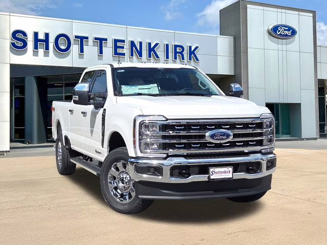 2026 White Metallic Ford Super Duty F-250 SRW Lariat 4X4 Truck