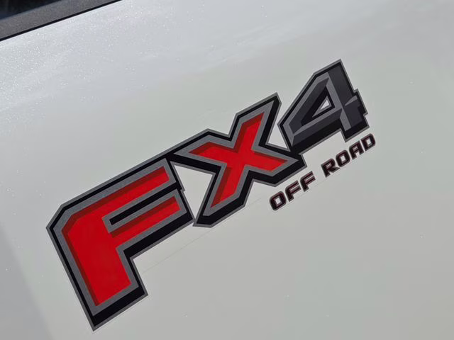 2026 White Metallic Ford Super Duty F-250 SRW Lariat 4X4 Truck