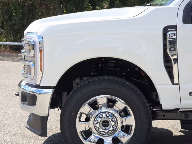 2026 White Metallic Ford Super Duty F-250 SRW Lariat 4X4 Truck