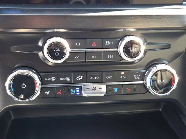 2026 Gray Metallic Ford Super Duty F-350 SRW Lariat 4X4 Truck