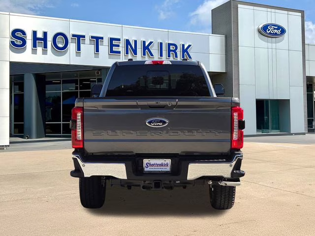 2026 Gray Metallic Ford Super Duty F-350 SRW Lariat 4X4 Truck