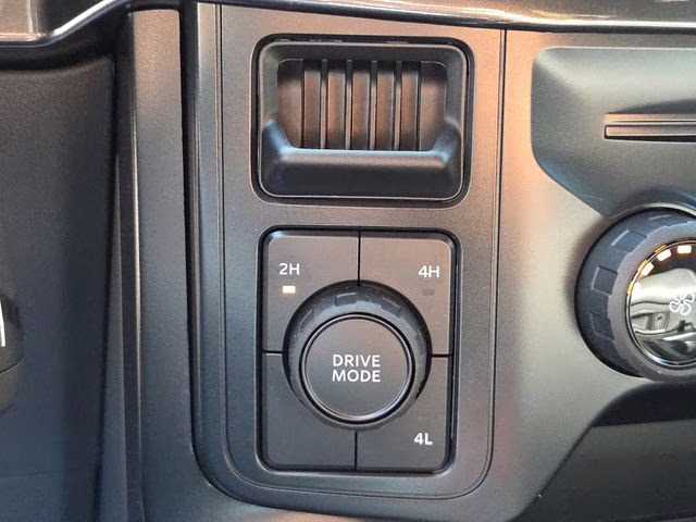 2025 Oxford White Ford F-150 STX 4X4 Truck