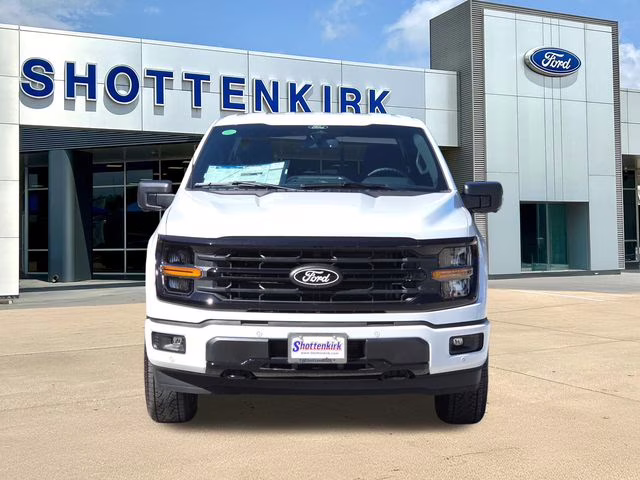 2025 Oxford White Ford F-150 XLT 4X4 Truck