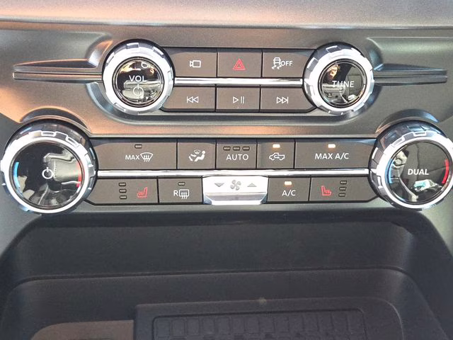 2025 Oxford White Ford F-150 XLT 4X4 Truck