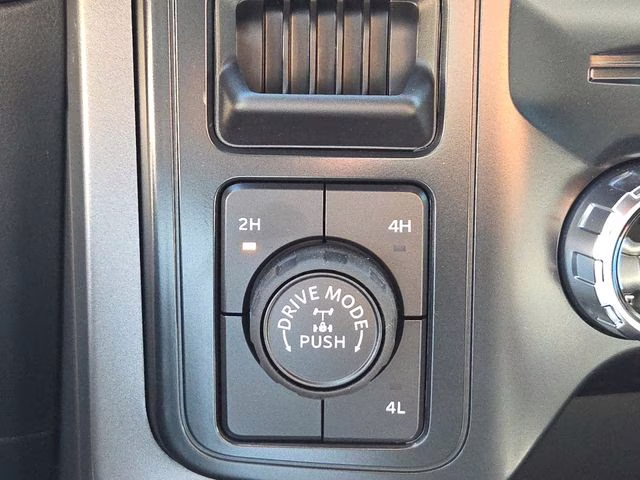 2025 Oxford White Ford F-150 XLT 4X4 Truck