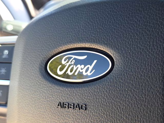 2025 Oxford White Ford F-150 XLT 4X4 Truck