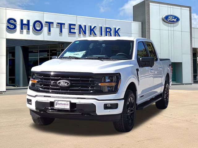 2025 Oxford White Ford F-150 XLT 4X4 Truck