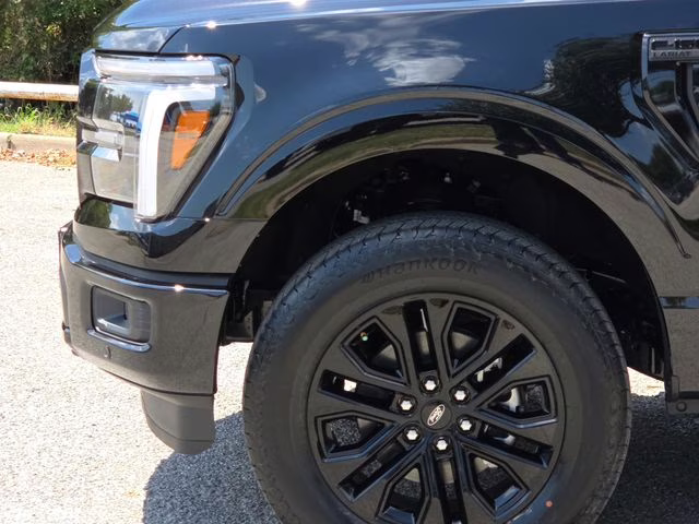 2025 Black Metallic Ford F-150 Lariat 4X4 Truck