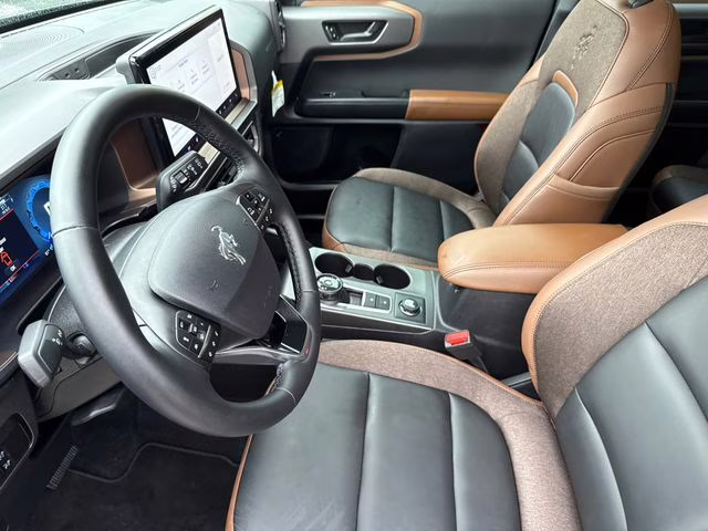 2025 Gray Metallic Ford Bronco Sport Outer Banks 4X4 SUV