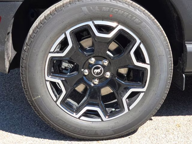 2025 Gray Metallic Ford Bronco Sport Outer Banks 4X4 SUV