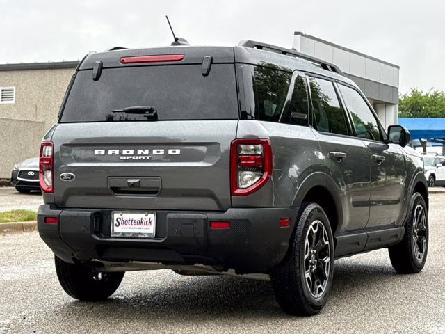 2025 Gray Metallic Ford Bronco Sport Outer Banks 4X4 SUV
