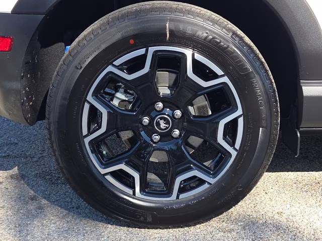 2025 Oxford White Ford Bronco Sport Outer Banks 4X4 SUV