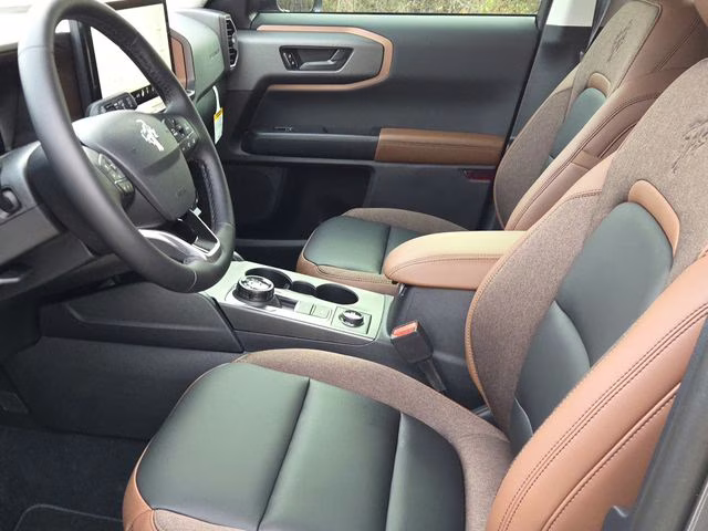 2025 Gray Metallic Ford Bronco Sport Outer Banks 4X4 SUV