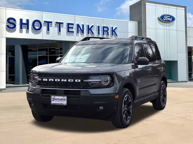 2025 Gray Metallic Ford Bronco Sport Outer Banks 4X4 SUV