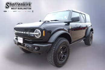 2025 Shadow Black Ford Bronco Badlands 4X4 SUV