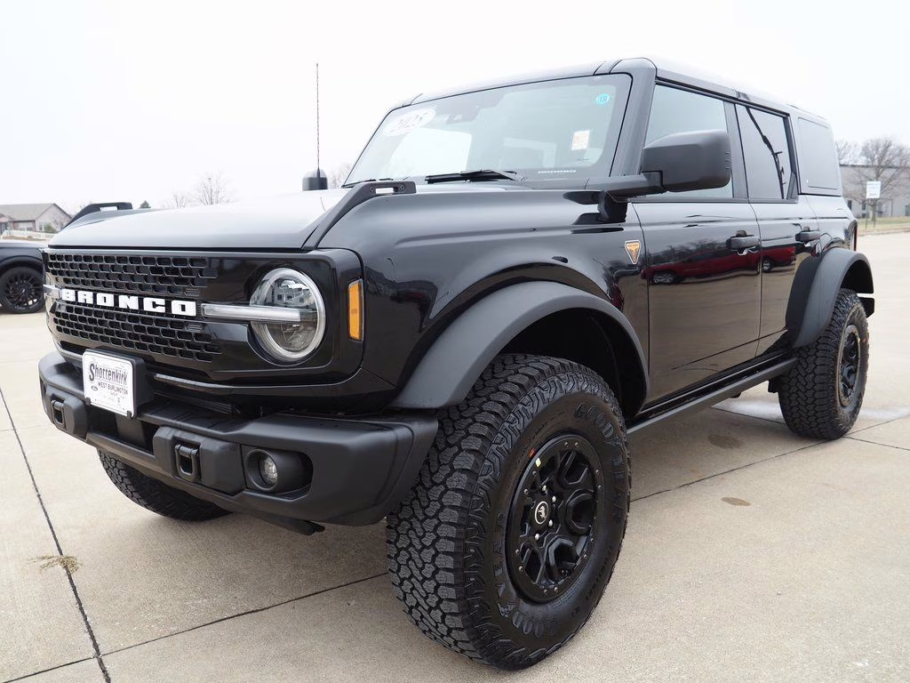 2025 Shadow Black Ford Bronco Badlands 4X4 SUV