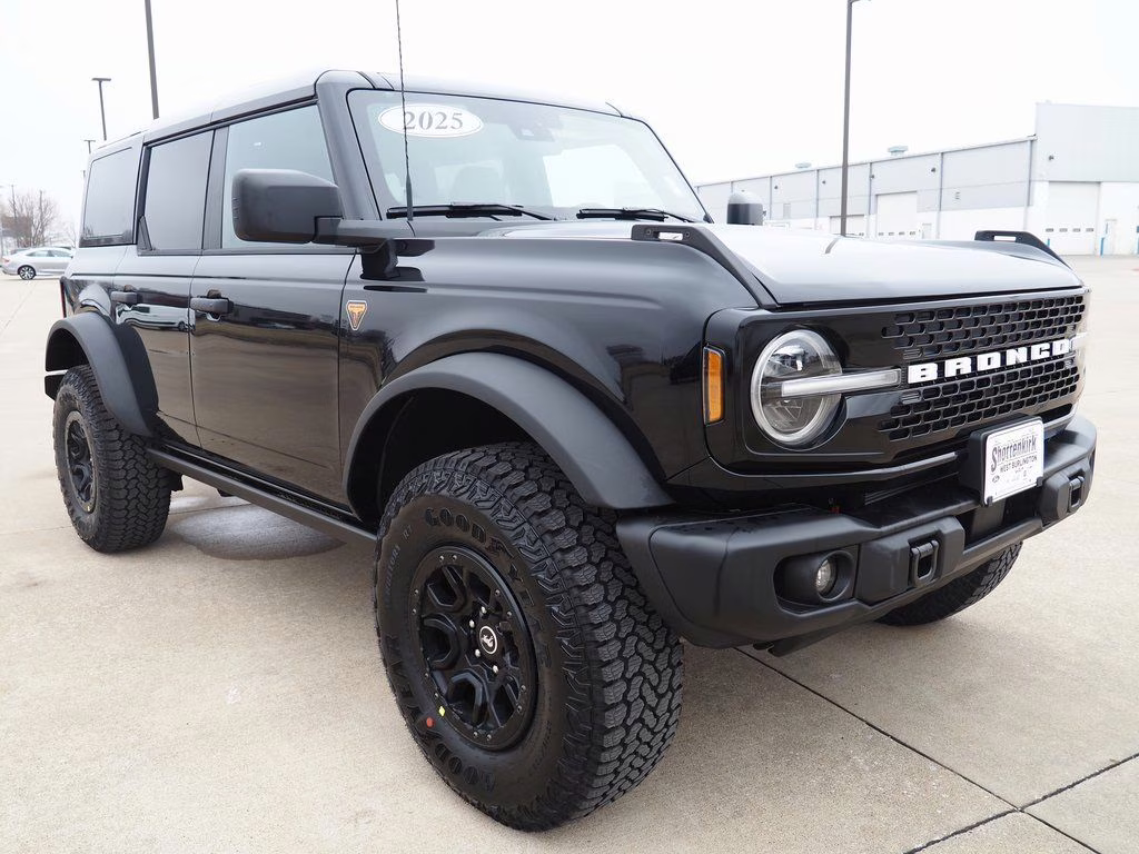 2025 Shadow Black Ford Bronco Badlands 4X4 SUV