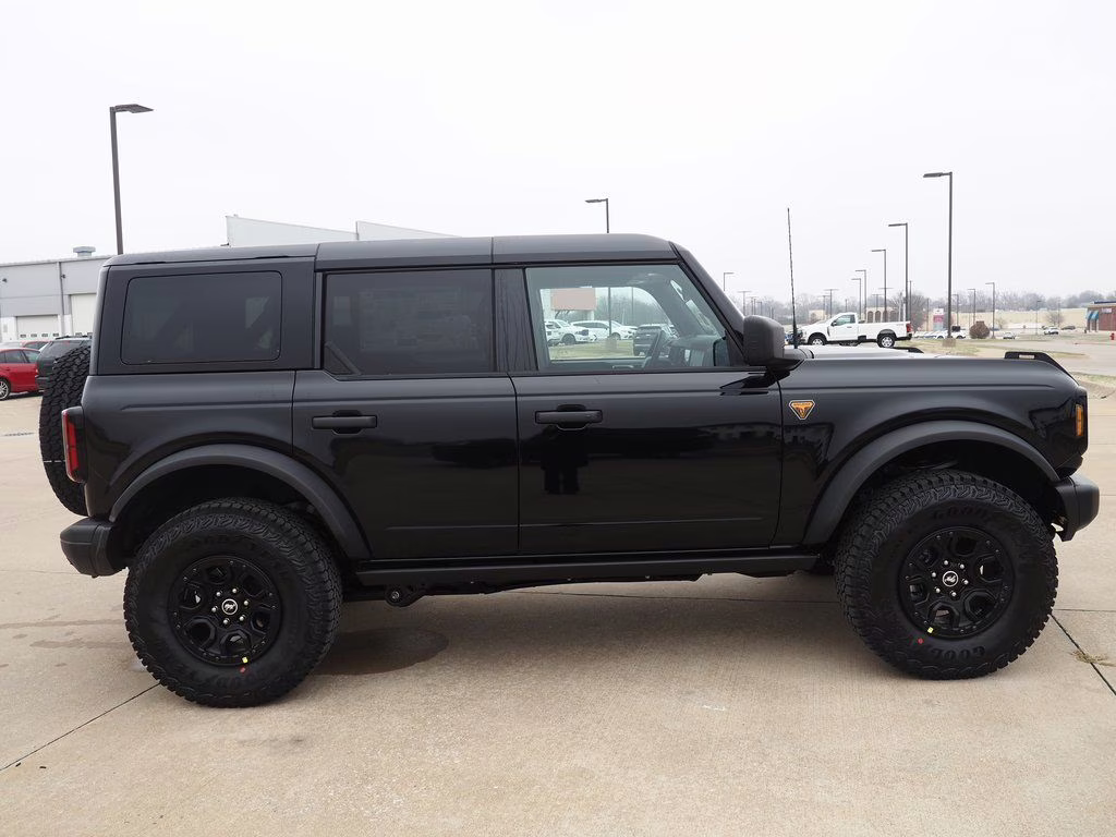 2025 Shadow Black Ford Bronco Badlands 4X4 SUV