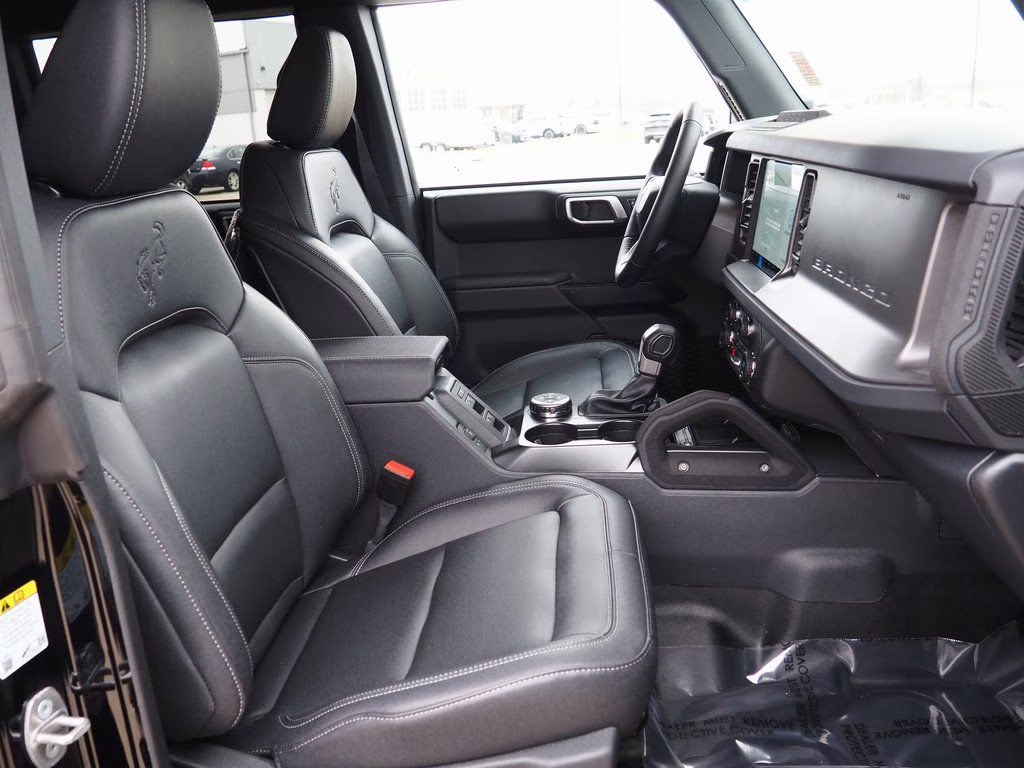 2025 Shadow Black Ford Bronco Badlands 4X4 SUV