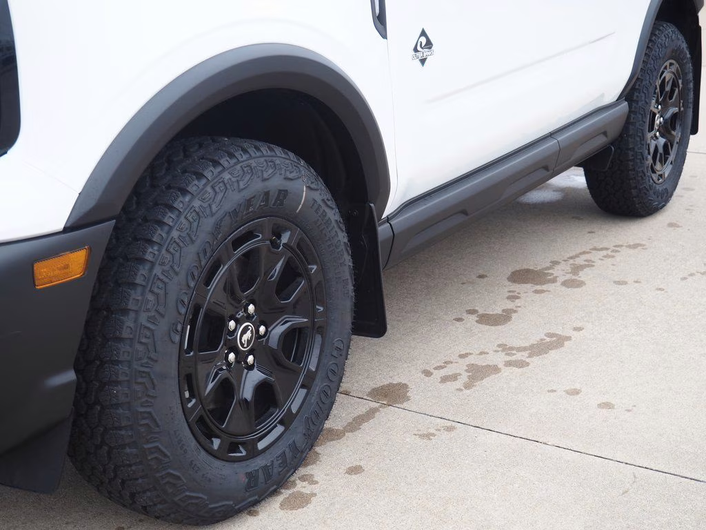 2025 Oxford White Ford Bronco Sport Outer Banks 4X4 SUV