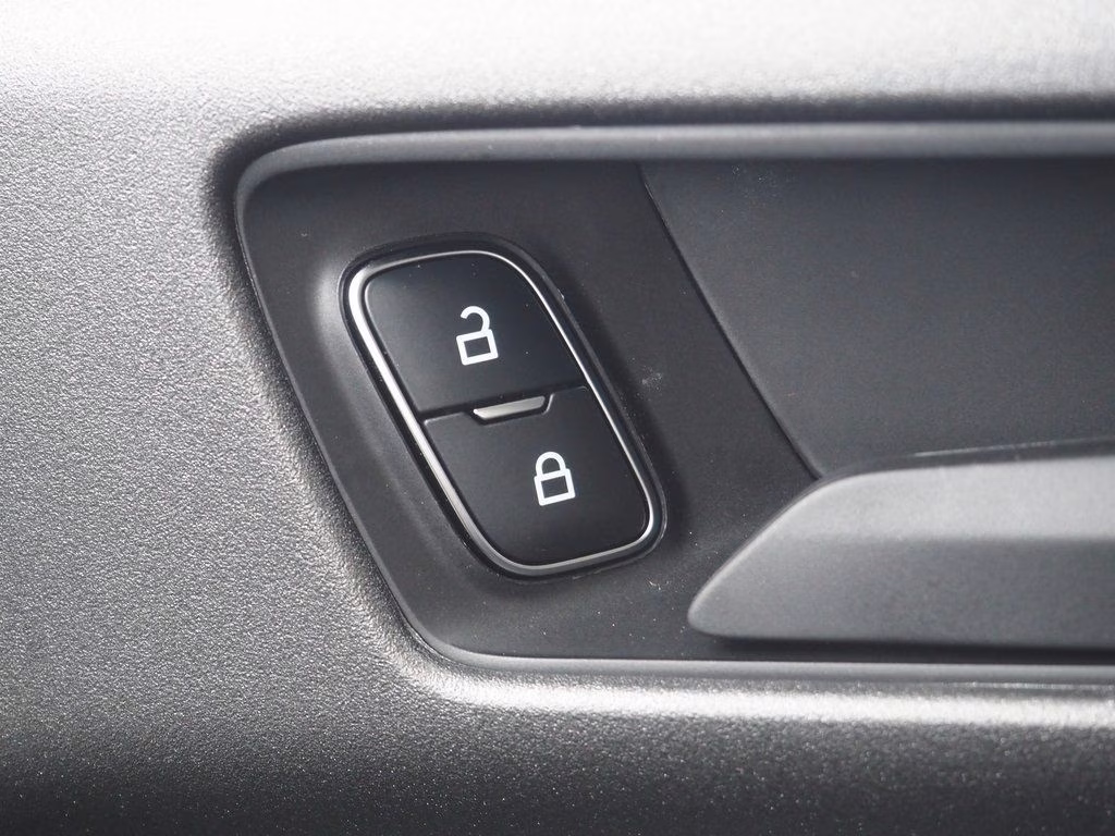 2025 Oxford White Ford Bronco Sport Outer Banks 4X4 SUV