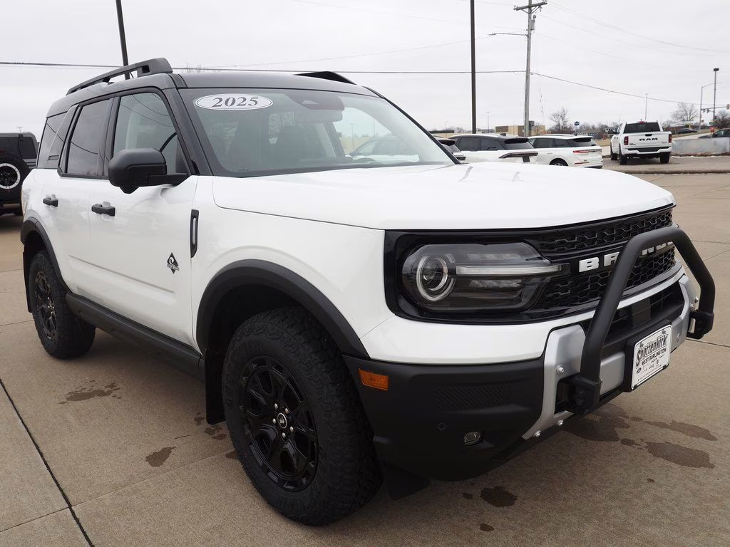 2025 Oxford White Ford Bronco Sport Outer Banks 4X4 SUV