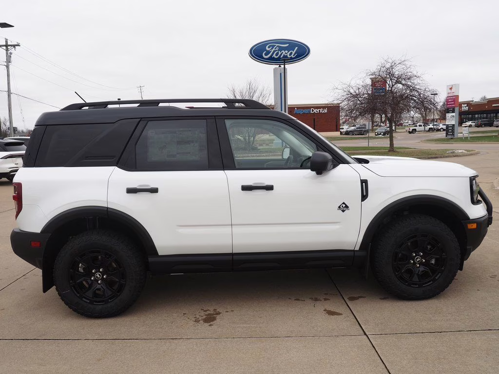 2025 Oxford White Ford Bronco Sport Outer Banks 4X4 SUV