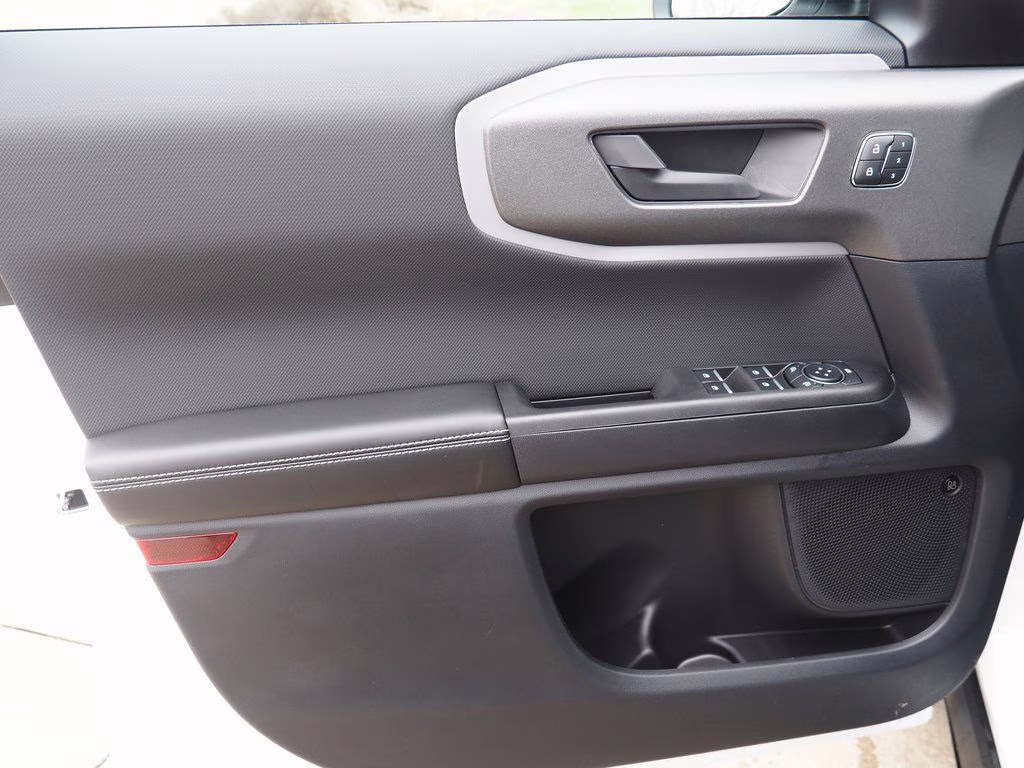 2025 Oxford White Ford Bronco Sport Outer Banks 4X4 SUV