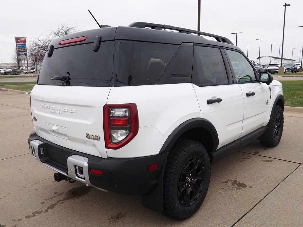 2025 Oxford White Ford Bronco Sport Outer Banks 4X4 SUV