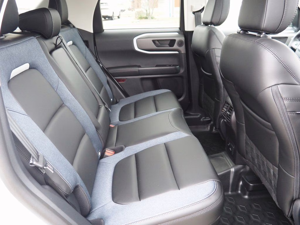 2025 Oxford White Ford Bronco Sport Outer Banks 4X4 SUV