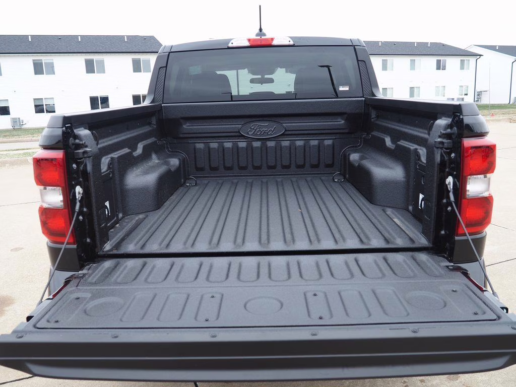 2026 Shadow Black Ford Maverick Lobo Standard AWD Truck