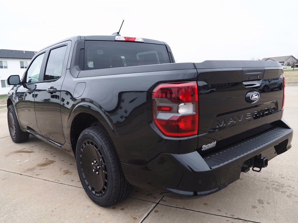 2026 Shadow Black Ford Maverick Lobo Standard AWD Truck