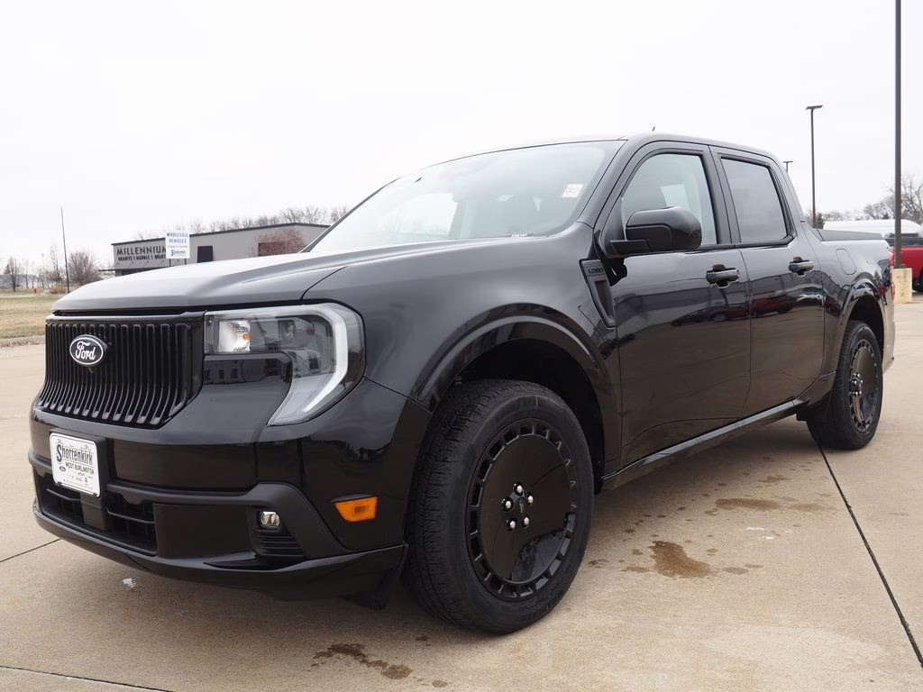 2026 Shadow Black Ford Maverick Lobo Standard AWD Truck