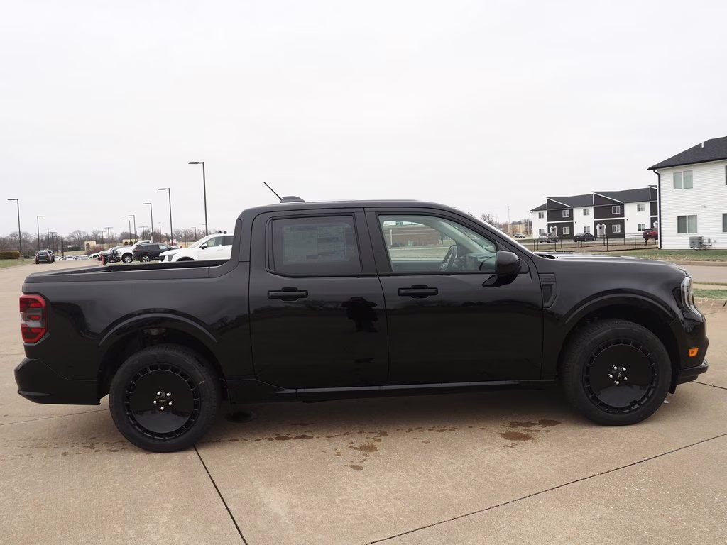 2026 Shadow Black Ford Maverick Lobo Standard AWD Truck